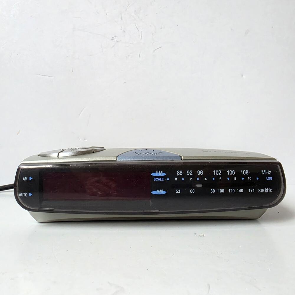 Emerson CK5028 AM/FM Alarm Clock Radio Battery Backup Tested READ